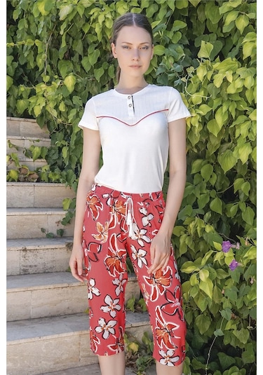 Kadın Ekru Çiçekli Kapri Takım 10046