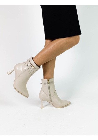 Bej Renk Sivri Burun Kadeh Topuk Fermuarlı Kadın Bot Bej