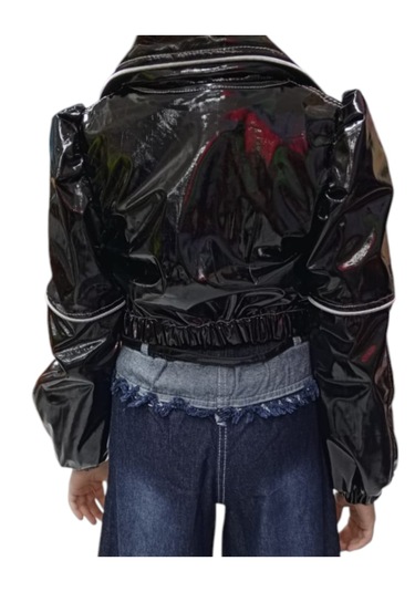 Kız Çocuk Fermuar Detaylı Siyah Parlak Deri Görünümlü Ceket & Uzun Kollu Baskılı Bluz İkili Takım Siyah Kız Çocuk Fermuar Detaylı Siyah Parlak Deri Görünümlü Ceket & Uzun Kollu Baskılı Bluz İkili Takım Siyah