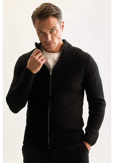 DeFacto Siyah Standart Fit Normal Kesim Yarım Balıkçı Yaka Fermuarlı Triko Hırka R1195AZ24WNBK27 DeFacto Siyah Standart Fit Normal Kesim Yarım Balıkçı Yaka Fermuarlı Triko Hırka R1195AZ24WNBK27