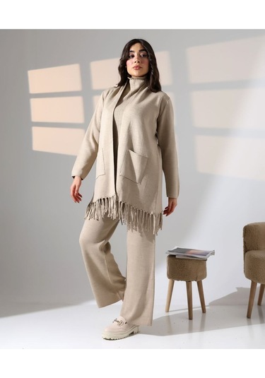 Bohem Şıklık Püskül Detaylı Üçlü Triko Takım Vizon