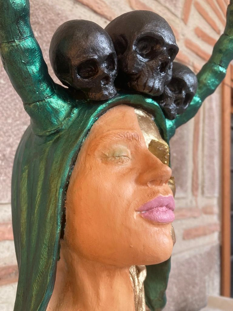 Hel İn Gölgesi: İskandinav Mitolojisinden Esintiler