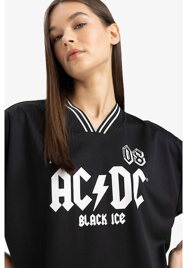 DeFacto Coool AC/DC Oversize Geniş Kalıp V Yaka Sırt Baskılı Kısa Kollu Tişört E6137AX25SMBK81