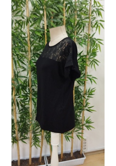 Kadın Kısa Kollu Bisiklet Yaka Dantel Detaylı Viskon Bluz Siyah