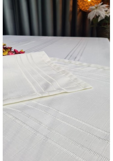 Corvver Dertsiz Masa Örtüsü 155x220 Krem Krem
