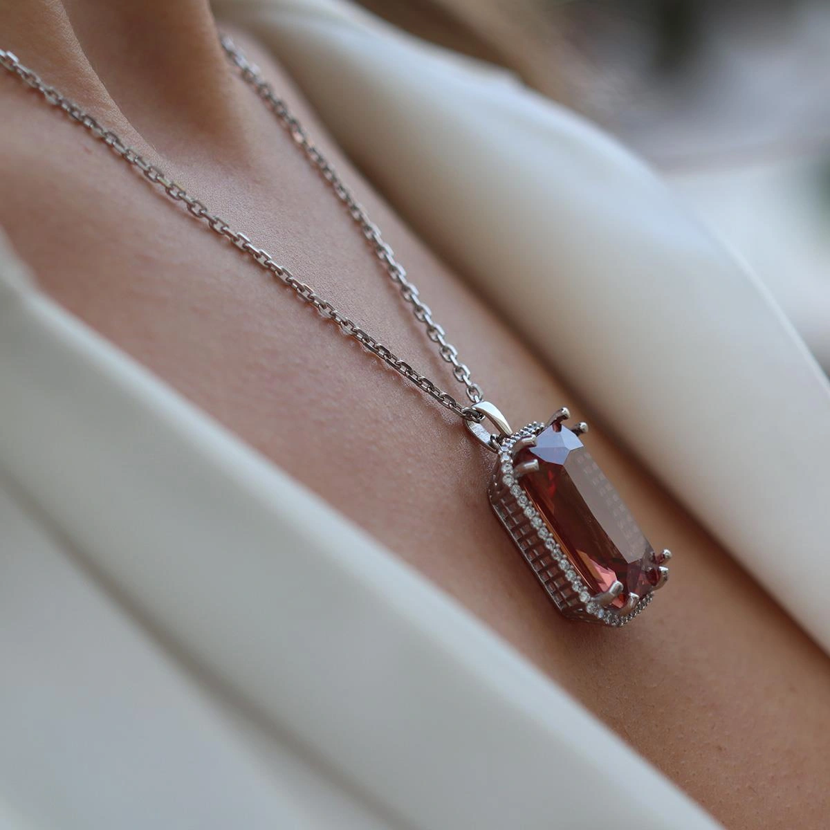 Zultanit Taşlı Mega Baget Gümüş Kolye Gümüş