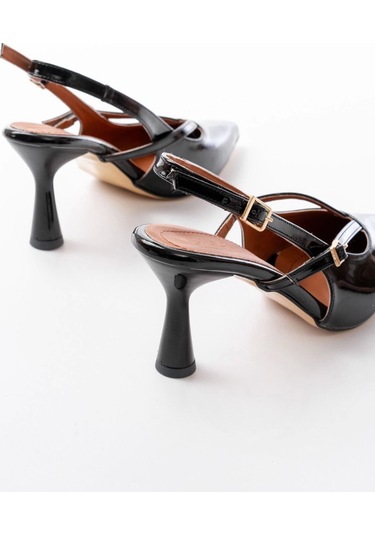 4962 Siyah Rugan Sivri Burun Tokalı Yuvarlak Topuk Kadın Sandalet Siyah Rugan