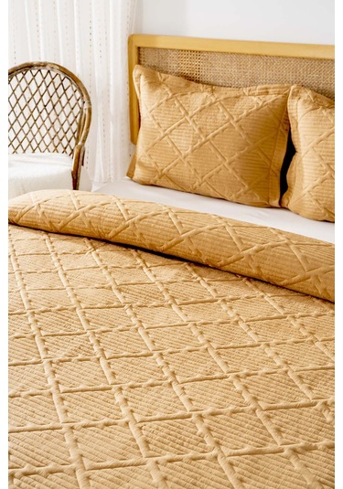 Edda Hardal Nakışlı Çift Kişilik Yatak Örtüsü Takımı 3 Parça Uyku Seti Hardal