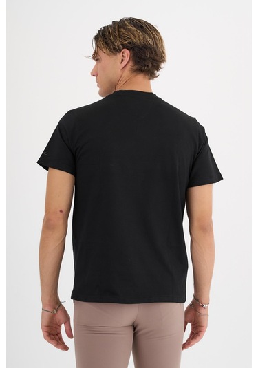 Erkek Siyah %100 Pamuklu Standart Kalıp T-sihrt Siyah
