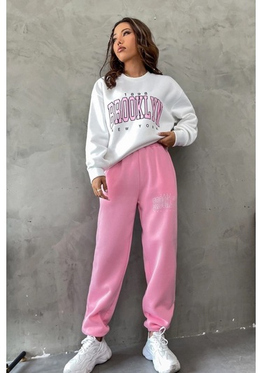 Modagen Kadın Pembe Beyaz Brooklyn Baskı Oversize Bisiklet Yaka Alt Üst Eşofman Takımı Pembebeyaz