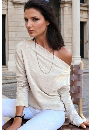 Bej Asimetrik Kesim, Uzun Kollu, Düğme Detaylı Bluz Bej