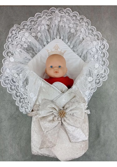 Yenidoğan Saray Kadife Taç Nakışlı İnci Fiyonklu Çift Dantel Duvak Trilüks Kundak Bebek Battaniyesi Vizon-ekru Çok Renkli