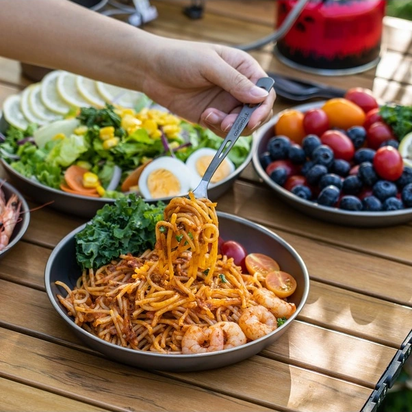 Fortunelane Titanyum Yemek Tabağı - Anti-bakteriyel, Kolay Taşınır, Kamp & Piknik İçin Renkli Çok Renkli