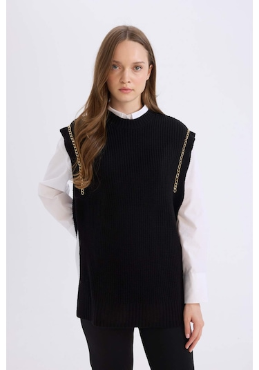 DeFacto Yarım Balıkçı Yaka Basic Düz Yan Yırtmaçlı Süveter D5022AX24AUBK81 Siyah DeFacto Yarım Balıkçı Yaka Basic Düz Yan Yırtmaçlı Süveter D5022AX24AUBK81 Siyah