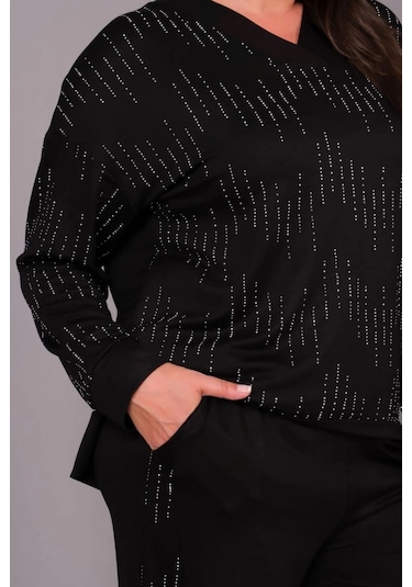 Önü Taş Baskılı Yırtmaçlı Takım Siyah