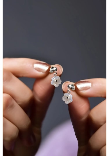 925 Ayar Gümüş Rodyum Kaplama Sedef Manolya Çiçeği Küpe