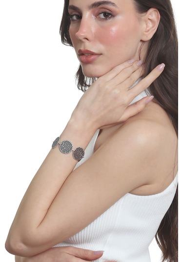 Labalaba Kadın Antik Gümüş Kaplama Zincir Bağlantılı Kabartma Dokulu Geometrik Tasarım Bileklik Gümüş