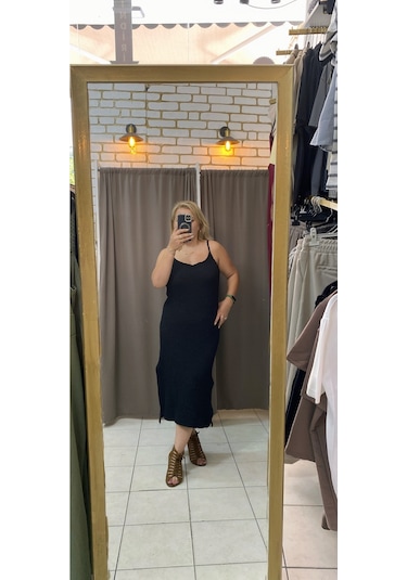 Tuba Toptaş Yırtmaçlı Gofre Elbise Siyah
