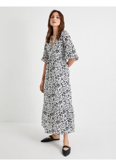 Koton Midi Çiçekli Elbise Balon Kol V Yaka Volanlı Pamuklu Siyah Desenli 4sak80100pw Siyah Koton Midi Çiçekli Elbise Balon Kol V Yaka Volanlı Pamuklu Siyah Desenli 4sak80100pw Siyah