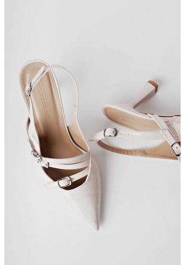 Muggo Kidman Garantili Arkası Açık Kemer Detaylı Üç Bantlı Rugan Kadın Topuklu Ayakkabı 001
