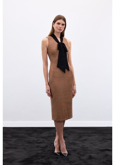 Fularlı Kolsuz Tüvit Elbise - Karamel-136639 Karamel