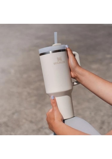 Stanley Quencher Pipetli Paslanmaz Çelik Vakum Yalıtımlı Termos Bardak 1.18 L