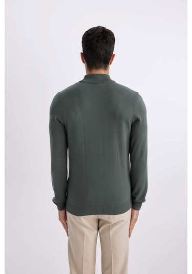 DeFacto Slim Fit Dar Kesim Yarım Balıkçı Yaka Basic Düz Triko Kazak R1127AZ24SPKH412 DeFacto Slim Fit Dar Kesim Yarım Balıkçı Yaka Basic Düz Triko Kazak R1127AZ24SPKH412