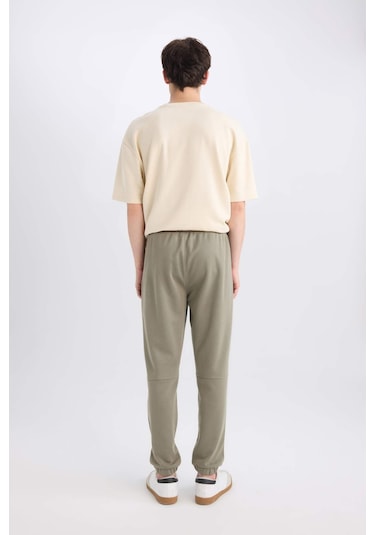 DeFacto Regular Fit İnce Eşofman Altı Fermuar Cepli Beli Bağcıklı Lastikli Paça B3657AX25SPKH465