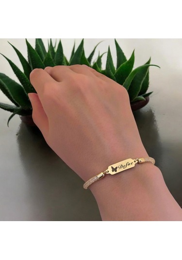 Archin Defne İsmine Özel Kelebek Motifli 14 Ayar Altın Plakalı Hasır Kordonlu Hediye Bileklik-647isim Defne