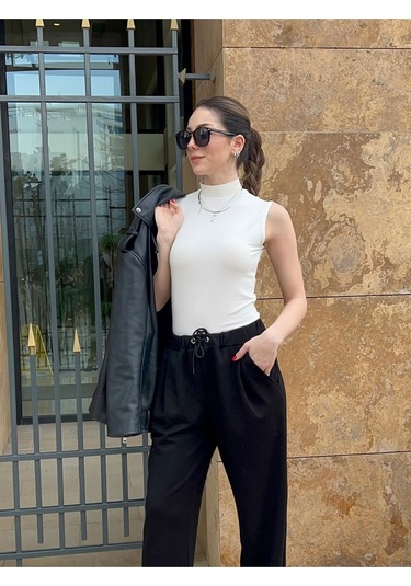 Beyaz Kolsuz Dik Yaka Body Beyaz