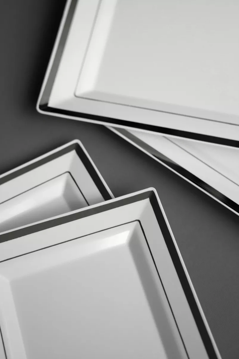 Family Co. Tek Kullanımlık Plastik Servis Tabakları Seti 6 Adet. 253639630 100 adet