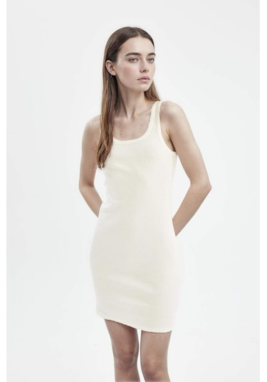 DeFacto A0732AX24SMWT32 Coool Bodycon Basic Fitilli Kaşkorse Kolsuz Mini Elbise - Beyaz DeFacto A0732AX24SMWT32 Coool Bodycon Basic Fitilli Kaşkorse Kolsuz Mini Elbise - Beyaz