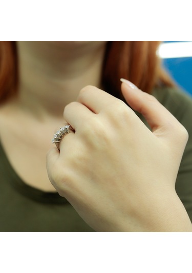 Lova F Renk 0,42 Karat Pırlanta Beştaş Yüzük - 1070083