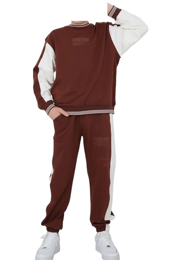 Erkek Çocuk Freedom Yazılı Beyaz Şerit Detaylı Kahverengi Renk Oversize Kalıp Eşofman Takımı Kahverengi