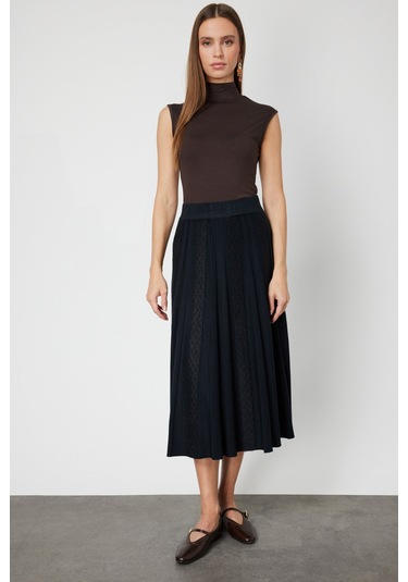 On Kadın Kadife Detaylı Pileli Maxi Boy Triko Etek 65201 Siyah Siyah