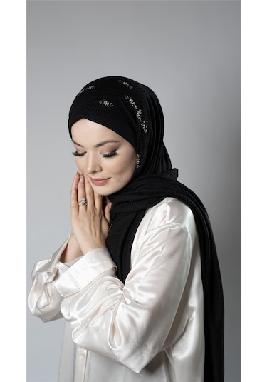 Siyah Pratik Hazır Geçmeli Tesettür Şal Örme Kumaş Taşlı Çiçek Desenli 2118c 01