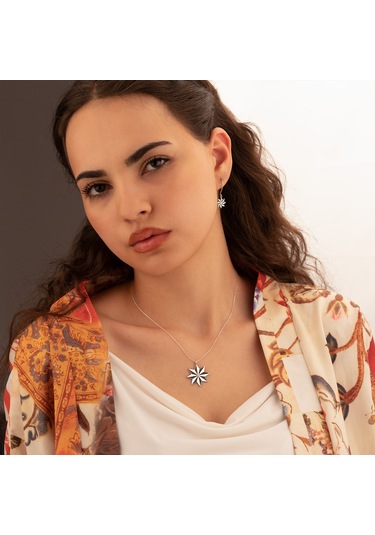 Dkmn Gümüş 925 Ayar Gümüş Sallantılı Kazımalı Yıldız Sembol Küpe