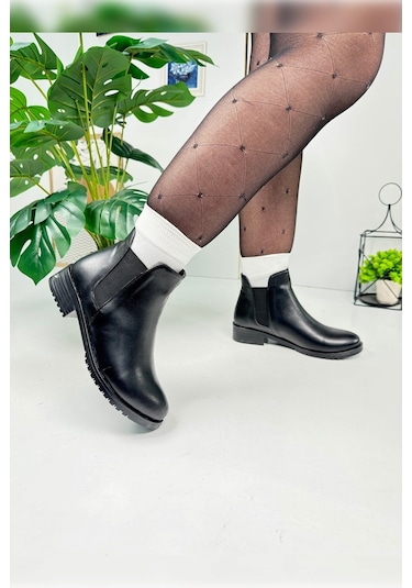 Günlük Kadın Siyah Bot Kalın Oval Burunlu Lastikli Alçak Topuklu Tırtıklı Taban Kısa Bootie 425 Siyah Günlük Kadın Siyah Bot Kalın Oval Burunlu Lastikli Alçak Topuklu Tırtıklı Taban Kısa Bootie 425 Siyah