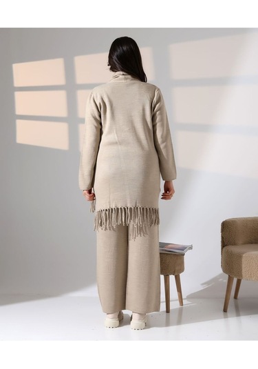 Bohem Şıklık Püskül Detaylı Üçlü Triko Takım Vizon