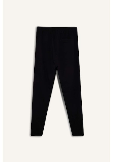 Defacto - Regular Fit Beli Bağcılı Paçası Lastikli Cepli Basic Düz Jogger Eşofman Altı E9427AX25AU Siyah Defacto - Regular Fit Beli Bağcılı Paçası Lastikli Cepli Basic Düz Jogger Eşofman Altı E9427AX25AU Siyah
