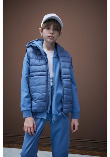 DeFacto Erkek Çocuk Su İtici Kapüşonlu Fermuarlı Şişme Yelek D5907A825SPIN13