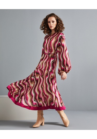 Renkli Desenli Kadın Elbise - Beli Şerit Detaylı - Uzun Kollu - Modern Ve Şık Tasarım - Günlük Ve Özel Gün İçin Elbise Fuşya