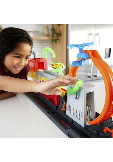 Hot Wheels Ahtapot ile Araba Yıkama Seti  Gtt96