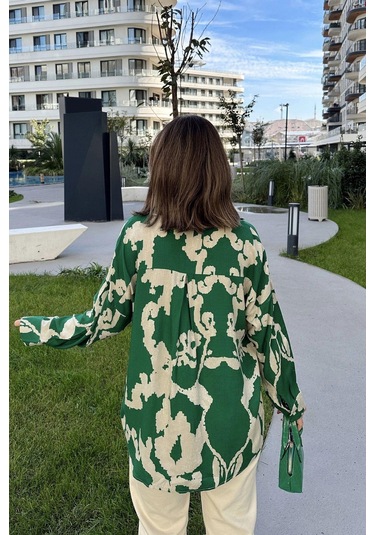 Kadın Yeşil Uzun Kol, Arkası Pliseli, Salaş Dökümlü, Viskon Gömlek Yeşil