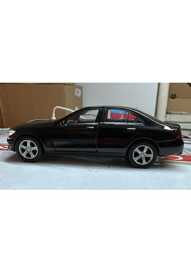 Oyuncak Metal Model Araba 1/36 Çek Bırak Mercedes Benz E Class Siyah