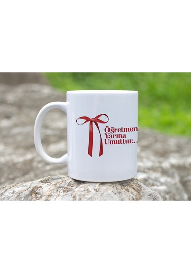 Öğretmenler Günü Kupa Bardak Öğretmen Yarına Umuttur Yazılı Kırmızı Kurdele Tasarımlı Hediye Beyaz