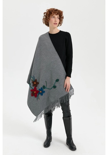 Desen Triko Kadın Örgü Çiçek İşlemeli Püsküllü Şal 24073 Füme Füme