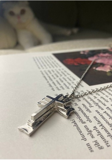 Üç Boyutlu Gümüş Kaplama Gotik Haç Kolye Çok REnkli