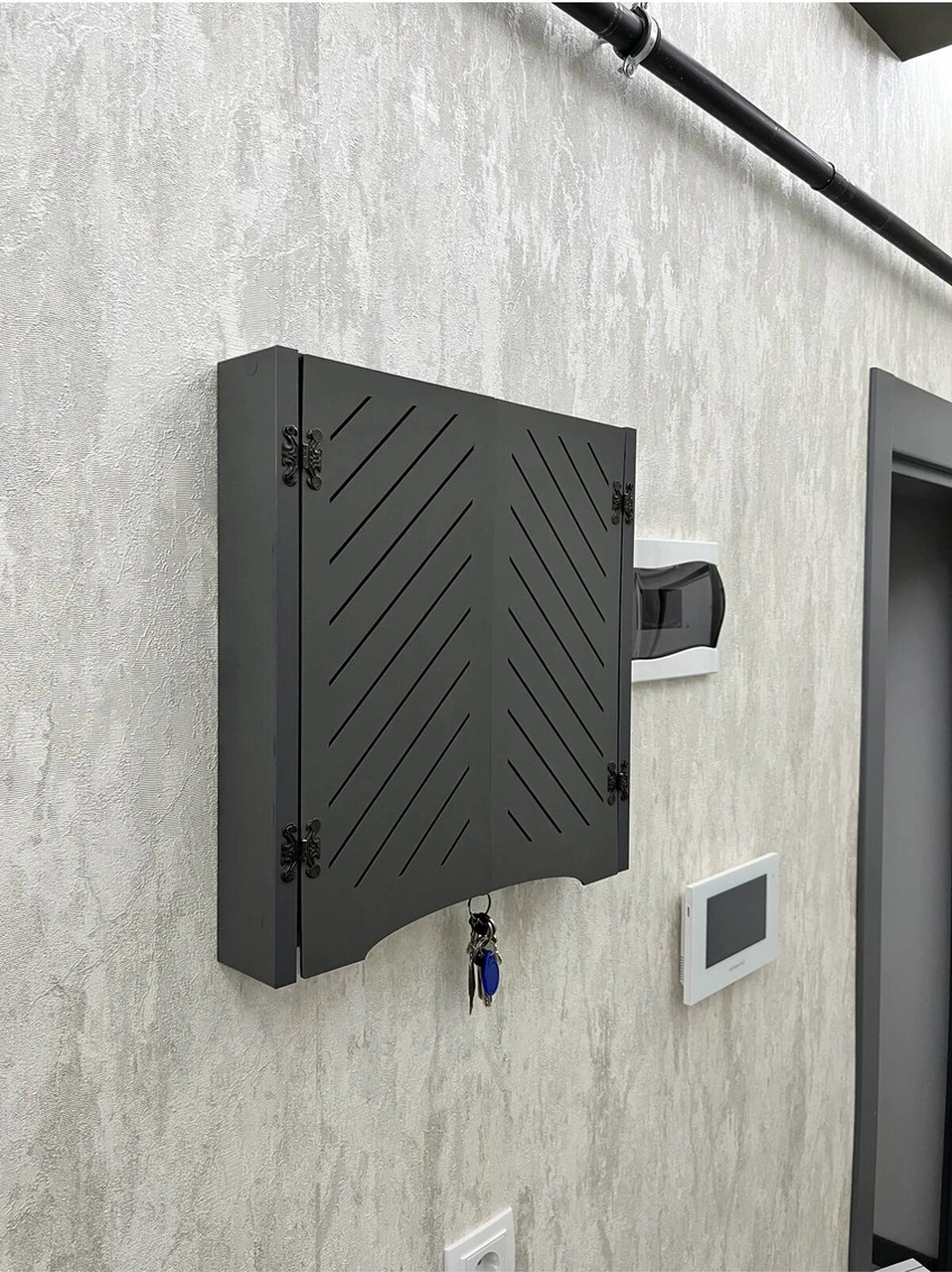 Elektrik Pano Düzenleyici Duvar Düzenleyici Ahşap Dekoratif Antrasit Kutu Anahtarlık Yan Çizgi 41 X 41