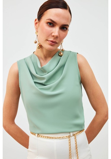 Sateen Degaje Yaka Kolsuz Bluz - Çağla Yeşili